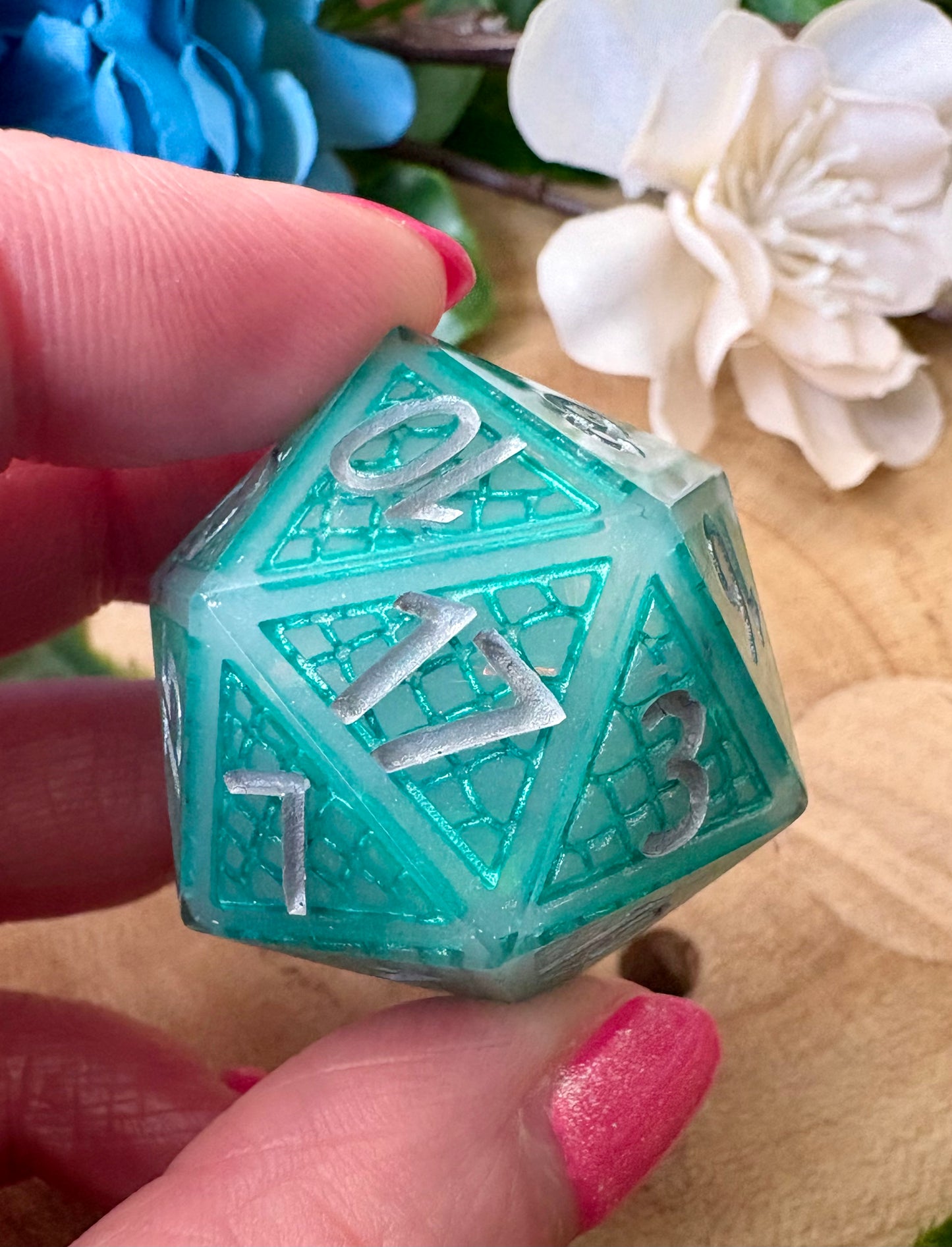 "Fog Cloud" Dragonscale 32mm Jumbo D20