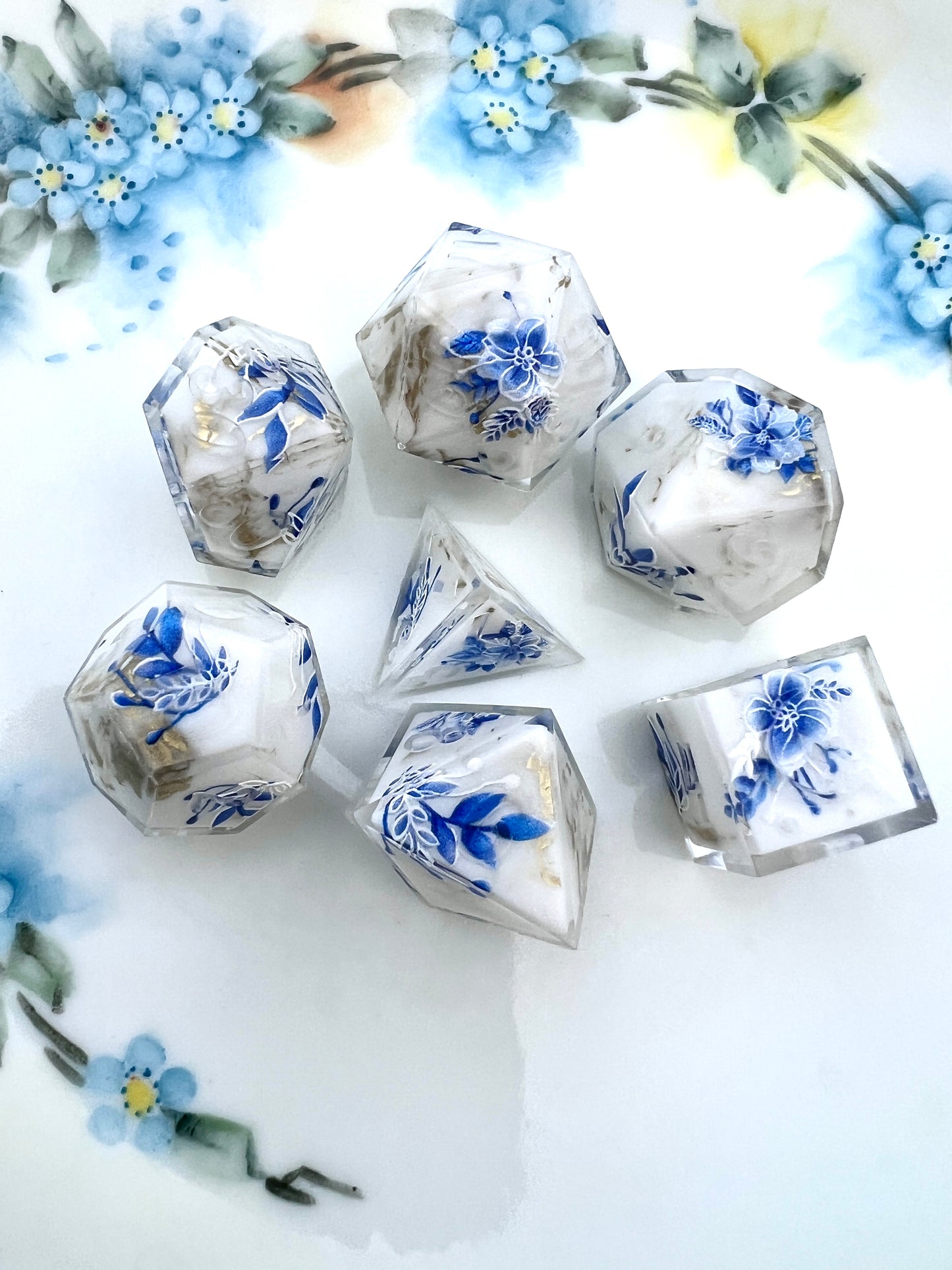 "Regal Porcelain" Dice Set