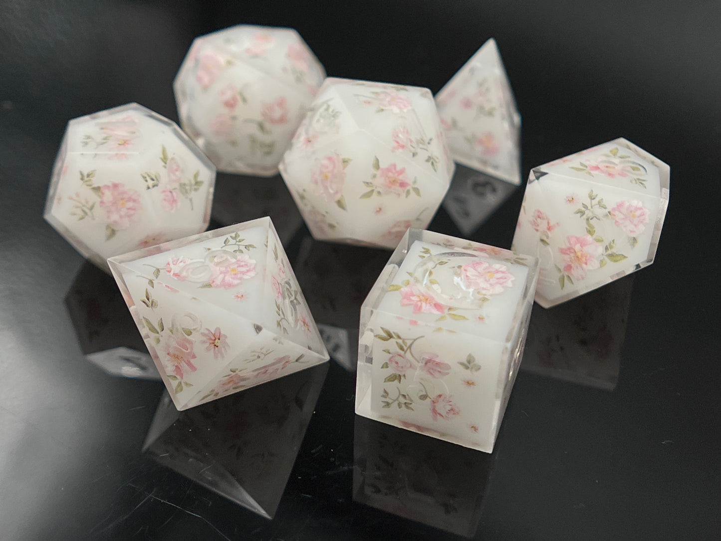 "Victorian Rose" 7pc Dice Set