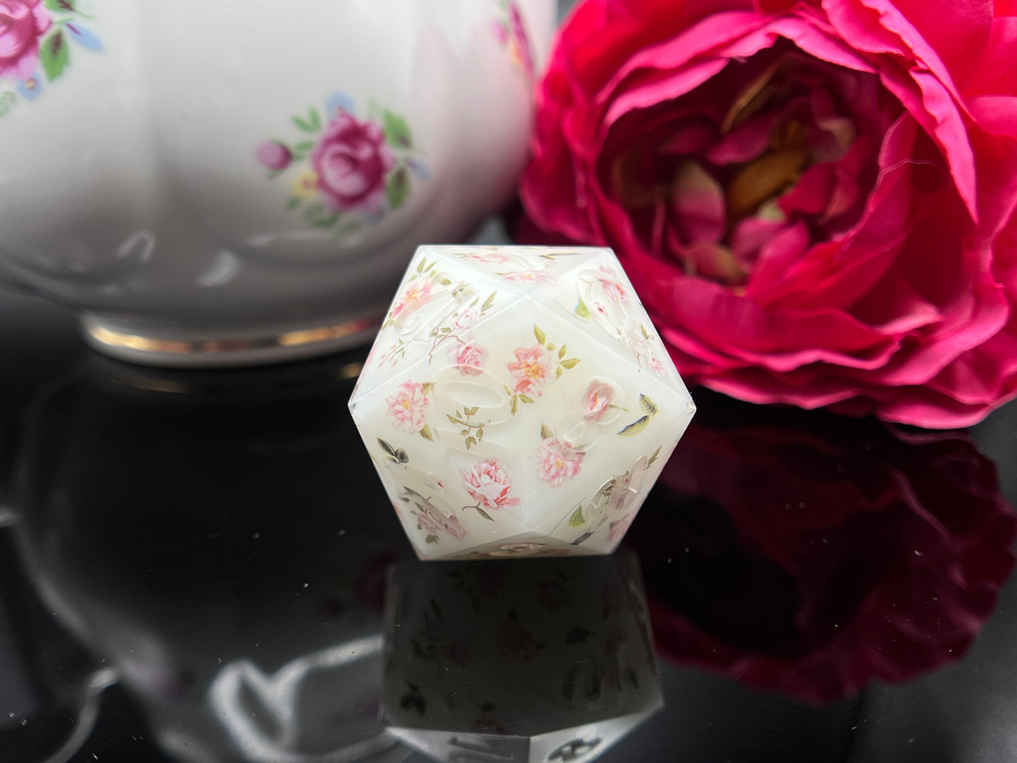 Victorian Rose Jumbo D20 - 32mm