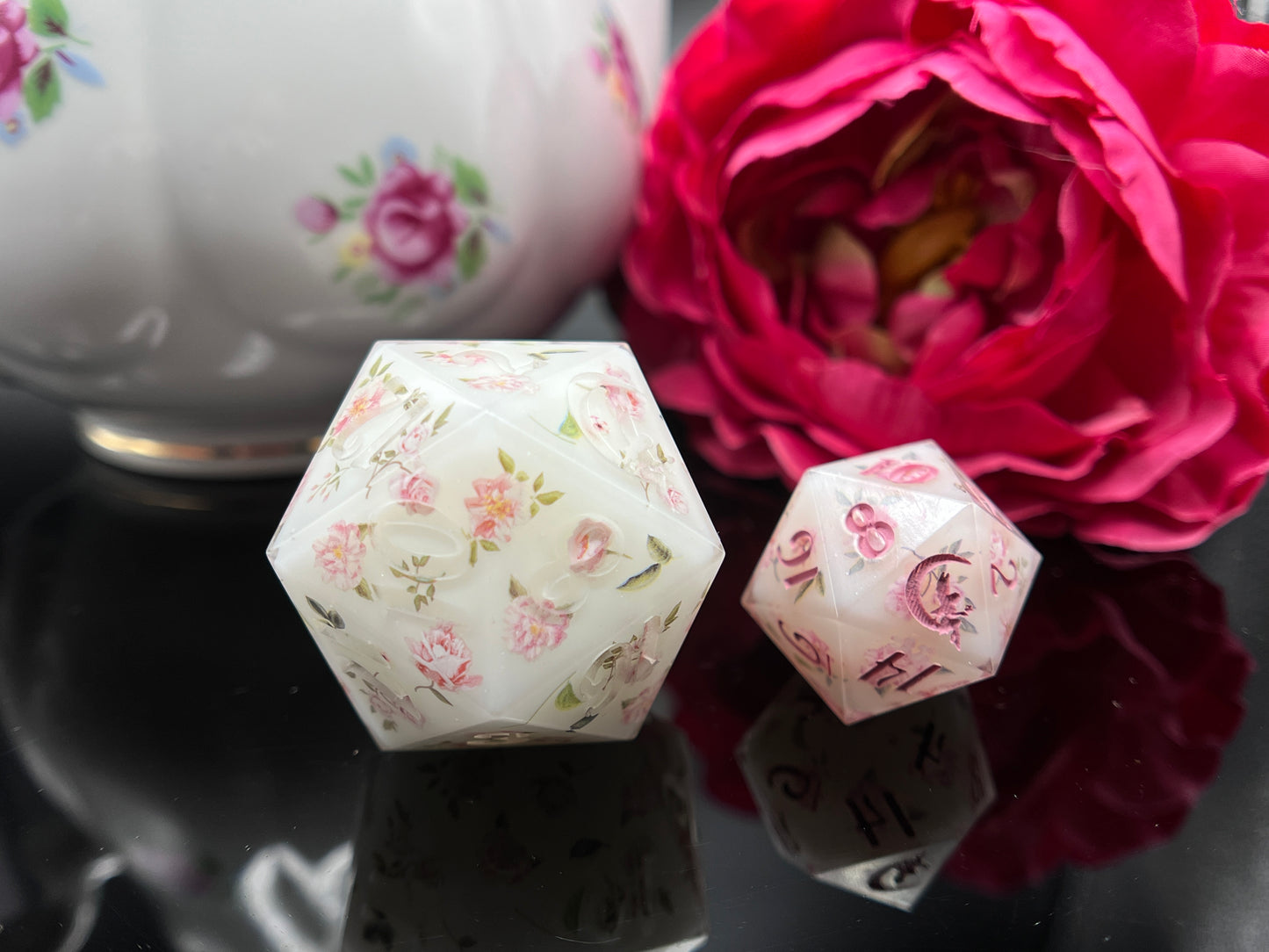Victorian Rose Jumbo D20 - 32mm