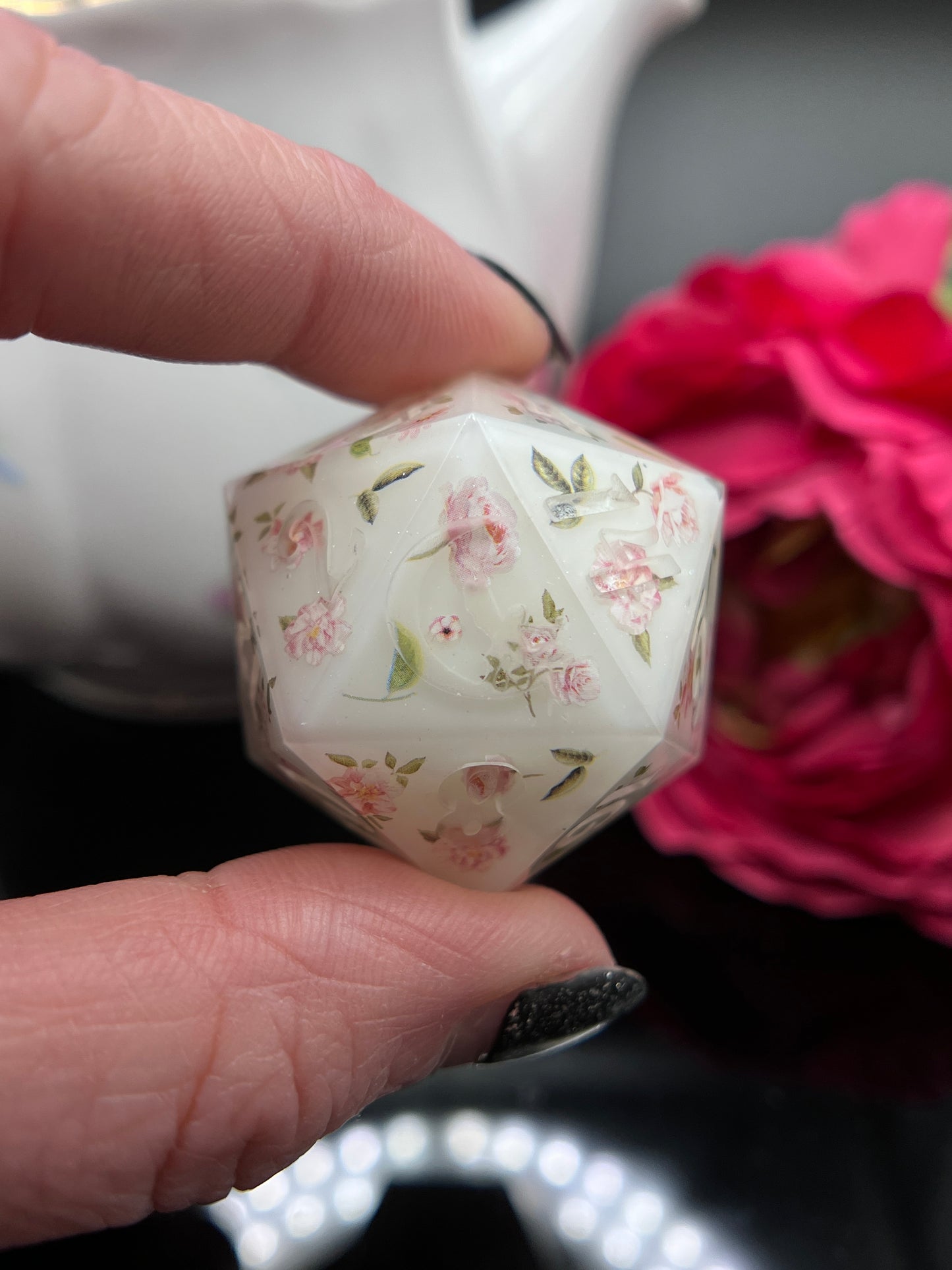 Victorian Rose Jumbo D20 - 32mm