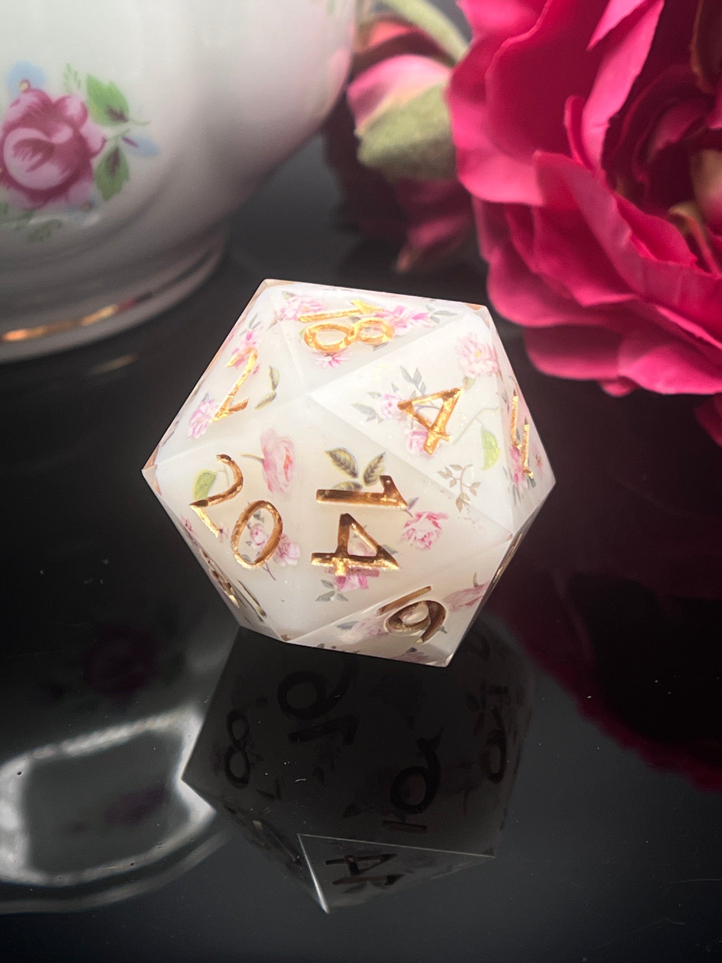 Victorian Rose Jumbo D20 - 32mm