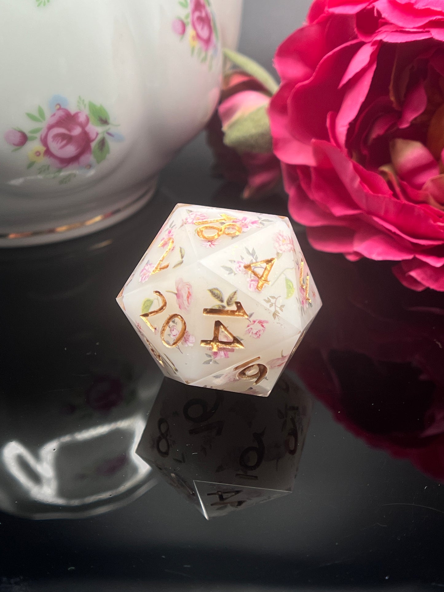 Victorian Rose Jumbo D20 - 32mm