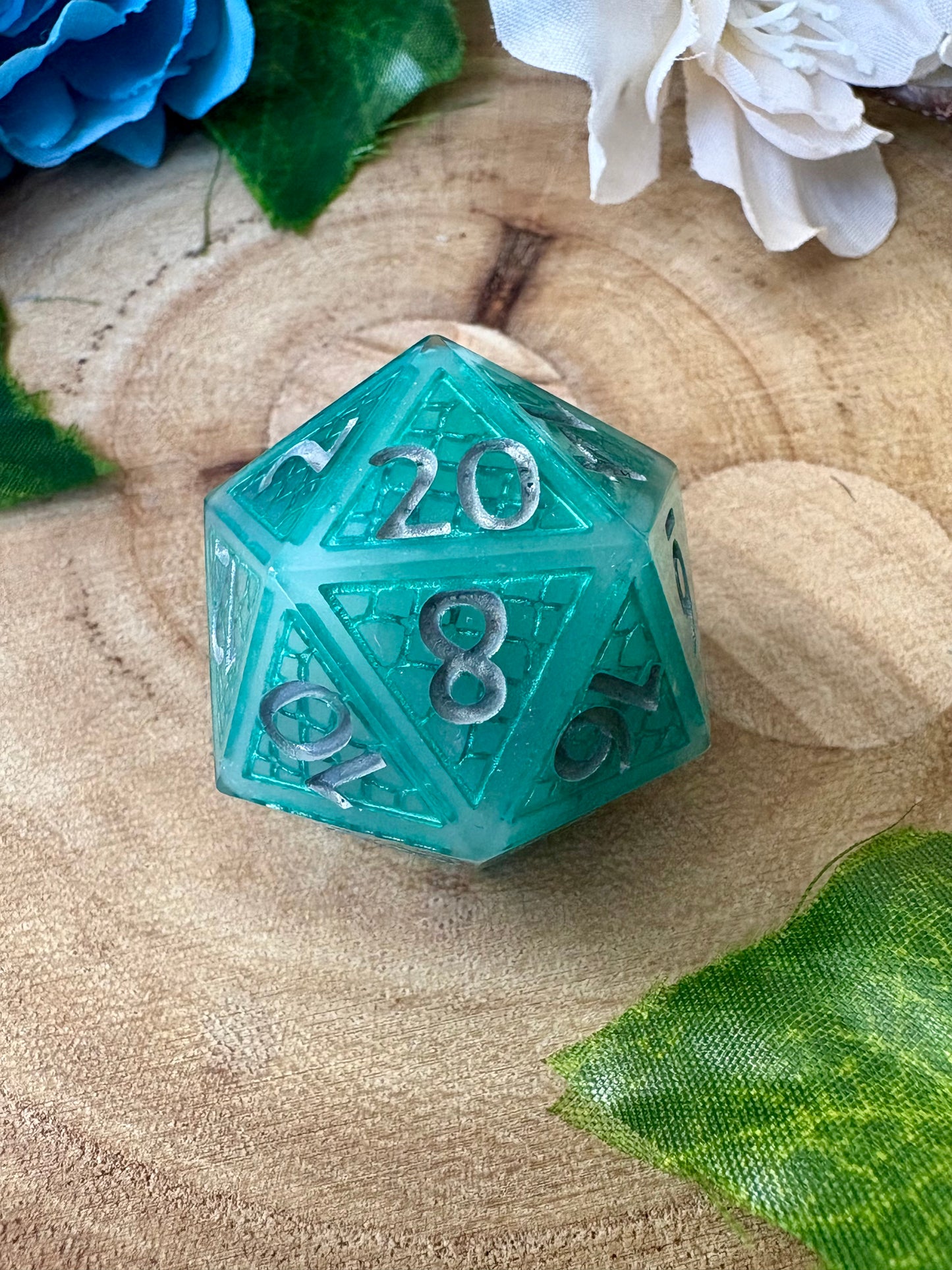 "Fog Cloud" Dragonscale 32mm Jumbo D20