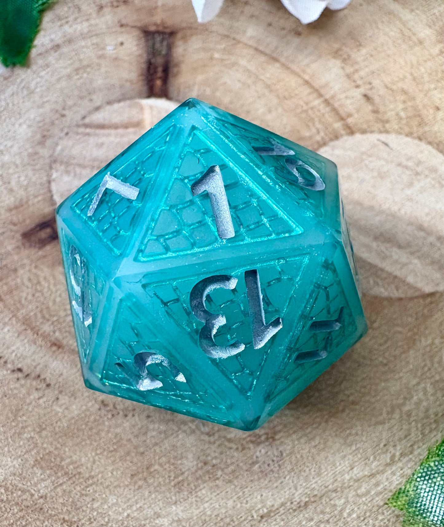 "Fog Cloud" Dragonscale 32mm Jumbo D20