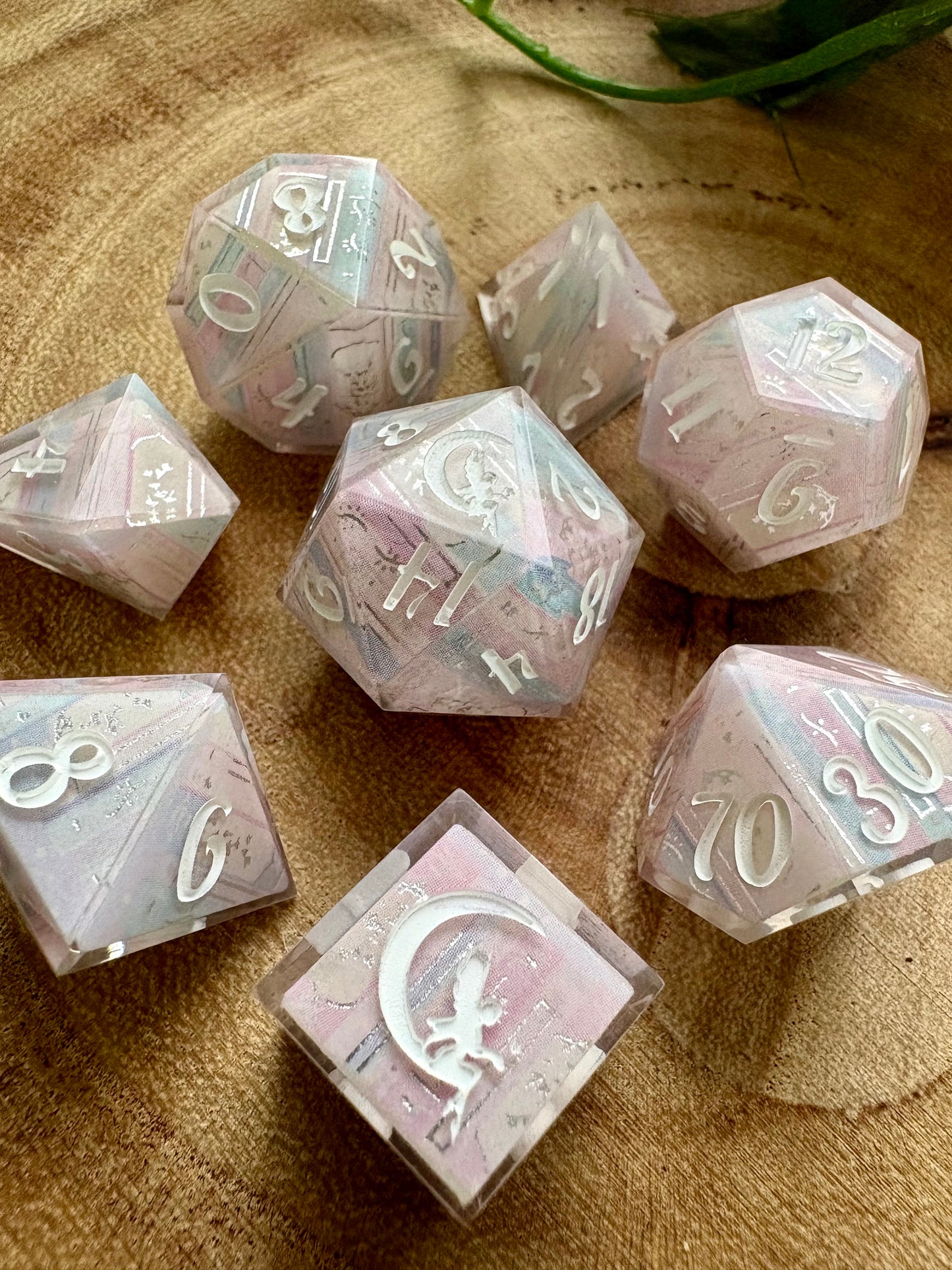 "Romance Bookshelf" Dice Set
