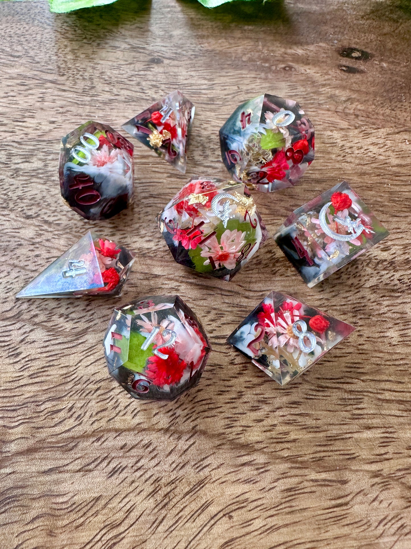 "Velvet Deception" 8pc Dice Set