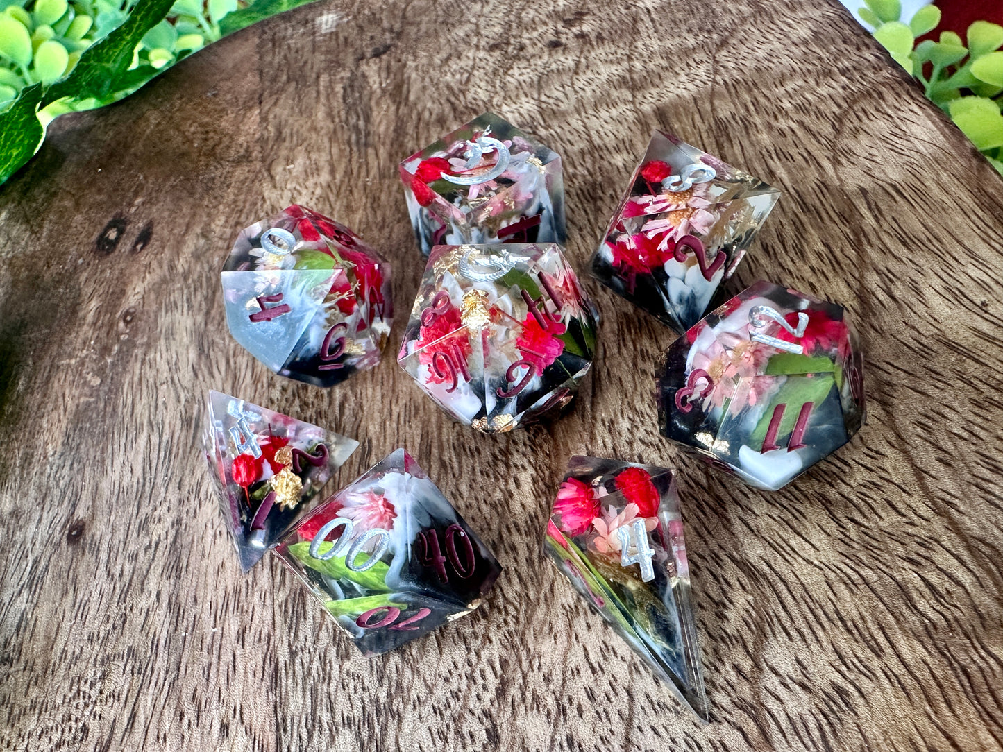 "Velvet Deception" 8pc Dice Set