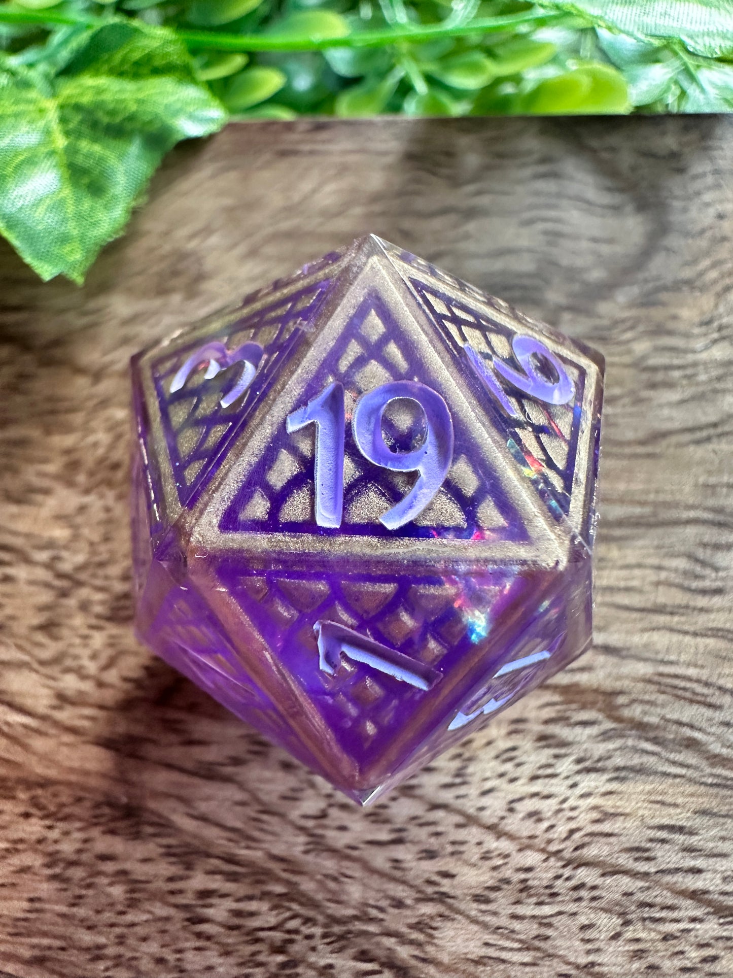 "Amethyst Dragonscale" 32mm Jumbo D20