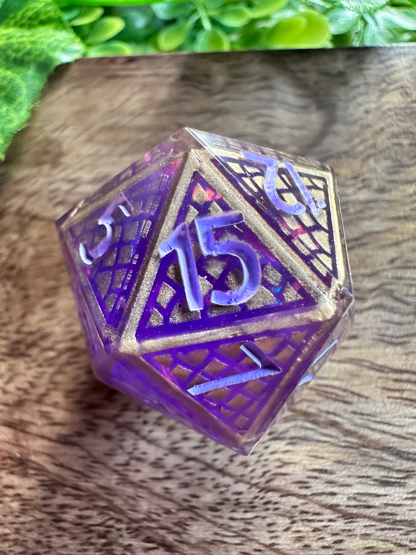 "Amethyst Dragonscale" 32mm Jumbo D20